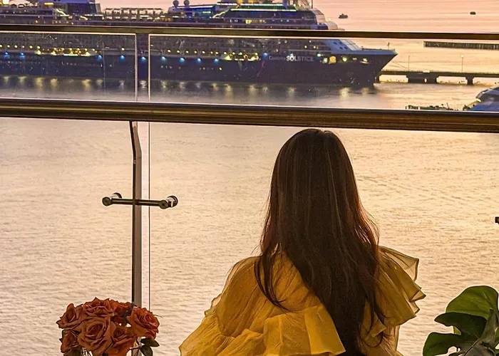Khách sạn Sapphire 4*